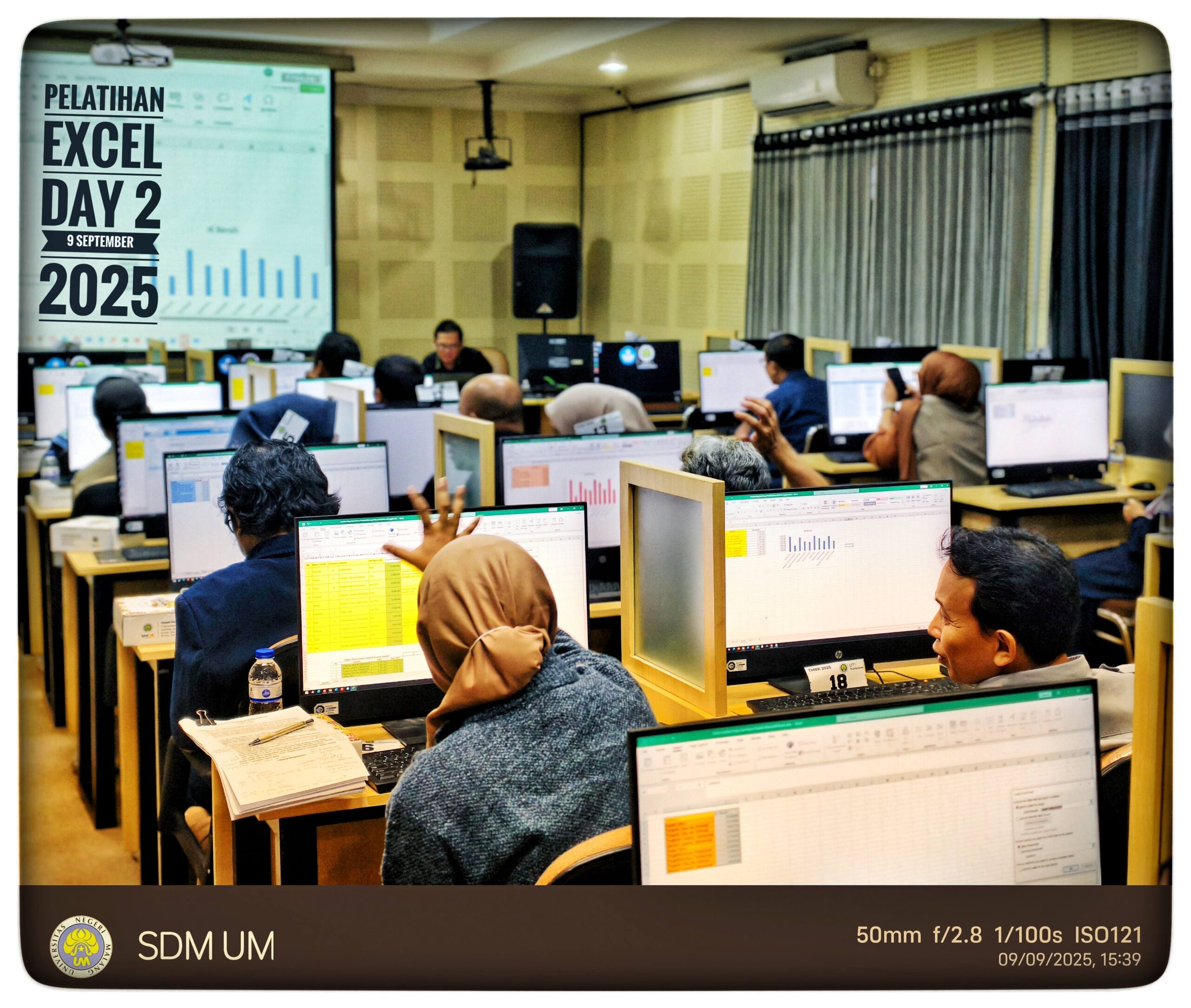 Sebanyak 348 tendik Universitas Negeri Malang mengikuti Pelatihan Microsoft Excel pada 8–12 September 2025 di Gedung PTIK UM. Kegiatan ini bertujuan meningkatkan keterampilan pengelolaan data dan persiapan ujikom Oktober 2025.