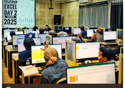 Sebanyak 348 tendik Universitas Negeri Malang mengikuti Pelatihan Microsoft Excel pada 8–12 September 2025 di Gedung PTIK UM. Kegiatan ini bertujuan meningkatkan keterampilan pengelolaan data dan persiapan ujikom Oktober 2025.
